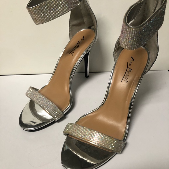 Anne Michelle Silver size 9 high heels 👠 - Picture 4 of 5